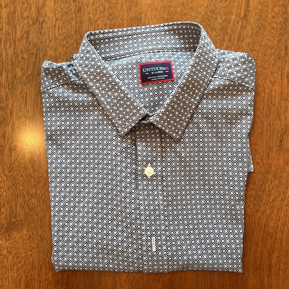 Untuckit Kamari XL